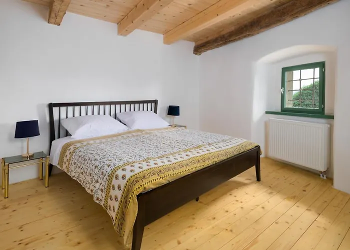 Villa Karst Heritage Retreat *